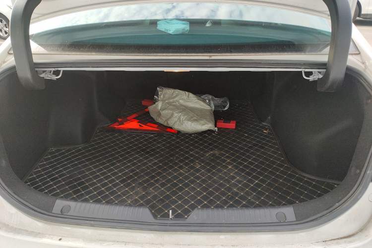 Used GAC Trumpchi GA6 2022 270T Automatic Prestige Edition Trunk