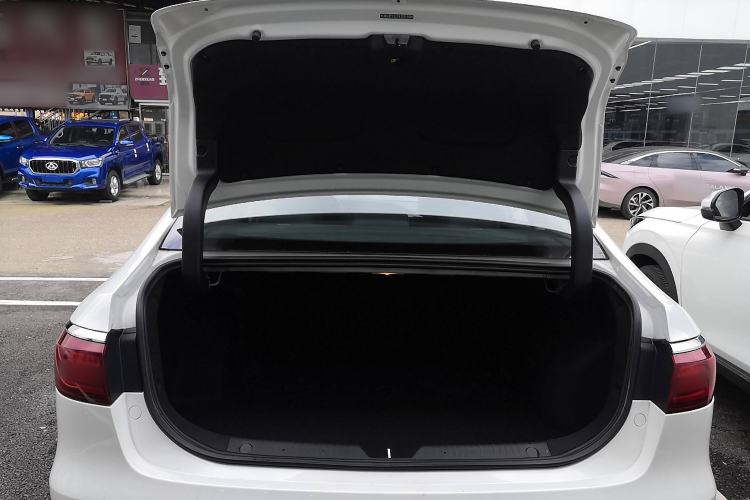 Used GAC Trumpchi GA6 2022 270T Automatic Luxury Edition Trunk