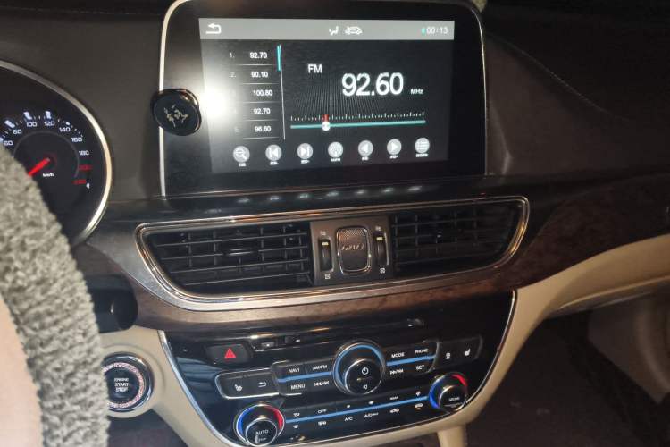 Used GAC Trumpchi GA8 2016 320T Luxury Edition Audio And AC Panel