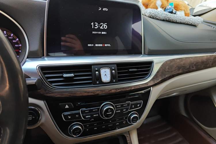 Used GAC Trumpchi GA8 2016 320T Luxury Edition Audio And AC Panel