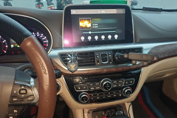 Used GAC Trumpchi GA8 2016 320T Luxury Edition Audio And AC Panel