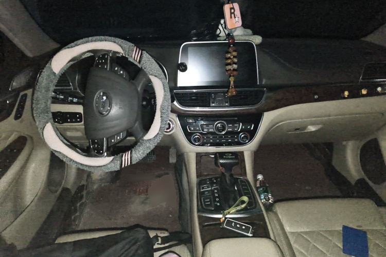 Used GAC Trumpchi GA8 2016 320T Luxury Edition Center Console