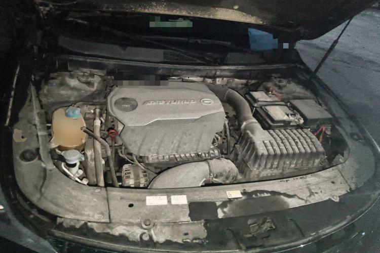 Used GAC Trumpchi GA8 2016 320T Luxury Edition Engine Bay