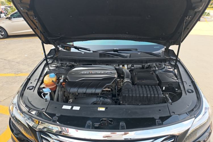 Used GAC Trumpchi GA8 2016 320T Luxury Edition Engine Bay