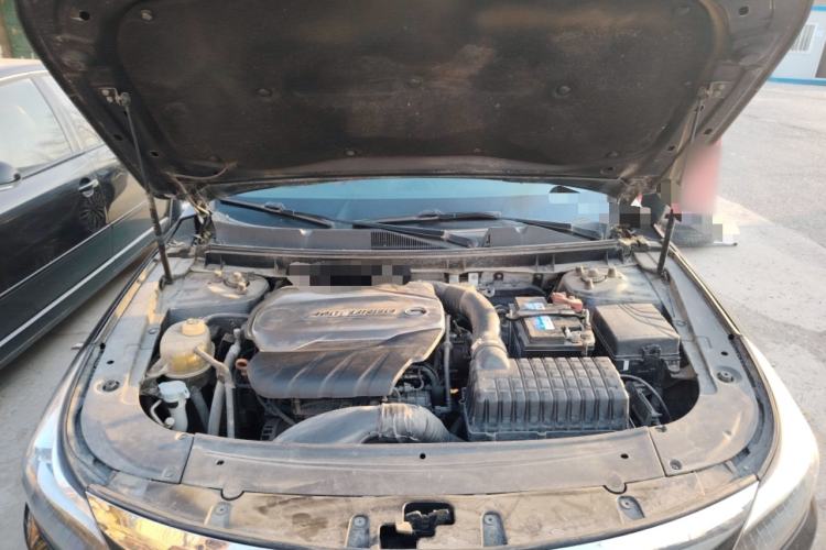 Used GAC Trumpchi GA8 2016 320T Luxury Edition Engine Bay