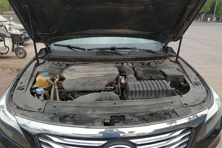 Used GAC Trumpchi GA8 2016 320T Luxury Edition Engine Bay