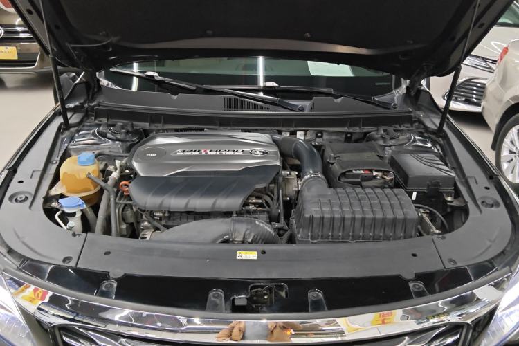 Used GAC Trumpchi GA8 2016 320T Luxury Edition Engine Bay