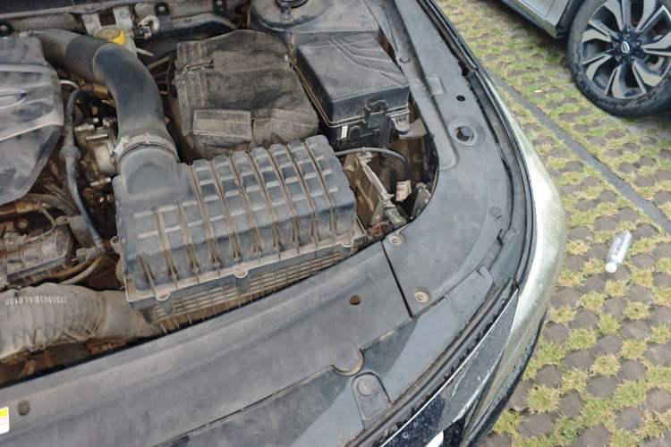 Used GAC Trumpchi GA8 2016 320T Luxury Edition Engine Bay Left