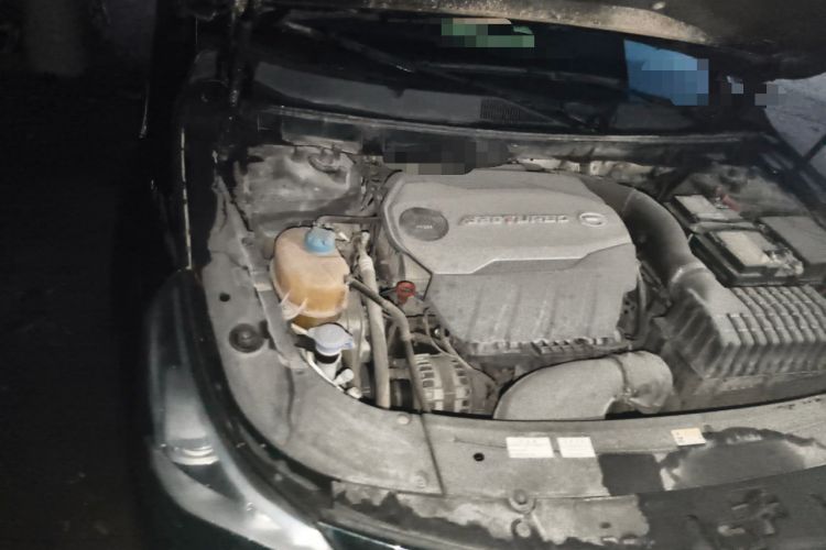 Used GAC Trumpchi GA8 2016 320T Luxury Edition Engine Bay Right
