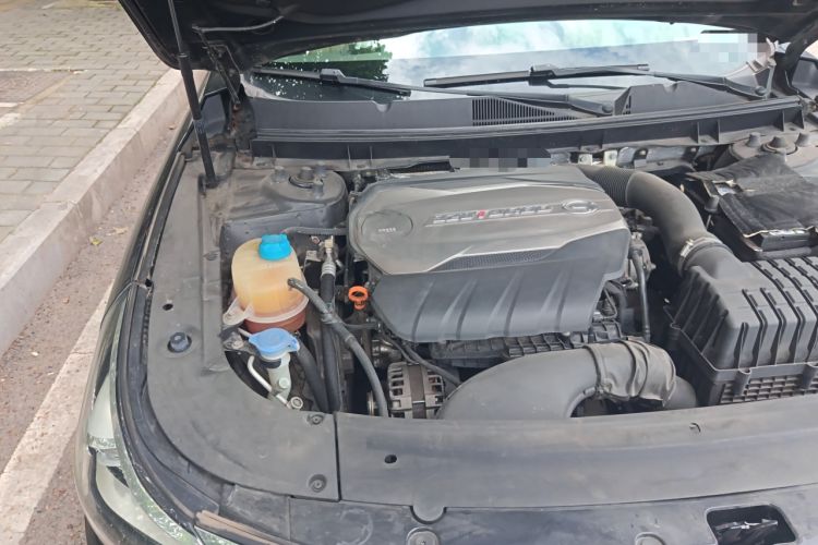 Used GAC Trumpchi GA8 2016 320T Luxury Edition Engine Bay Right
