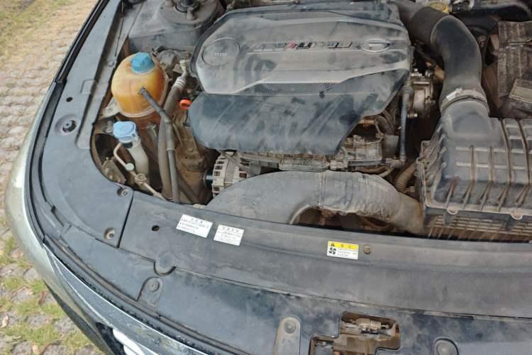 Used GAC Trumpchi GA8 2016 320T Luxury Edition Engine Bay Right
