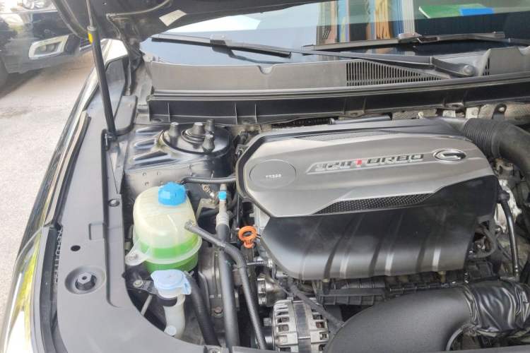 Used GAC Trumpchi GA8 2016 320T Luxury Edition Engine Bay Right