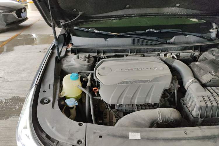 Used GAC Trumpchi GA8 2016 320T Luxury Edition Engine Bay Right
