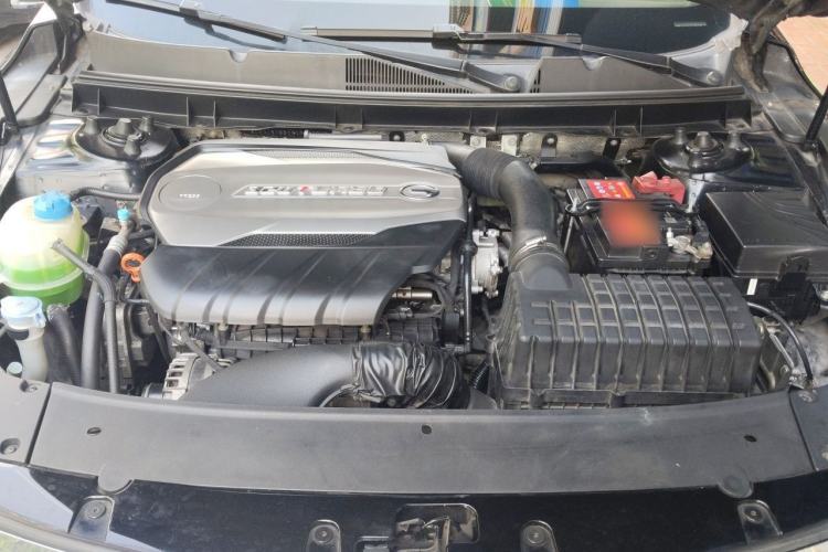 Used GAC Trumpchi GA8 2016 320T Luxury Edition Engine Bay