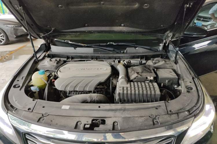 Used GAC Trumpchi GA8 2016 320T Luxury Edition Engine Bay