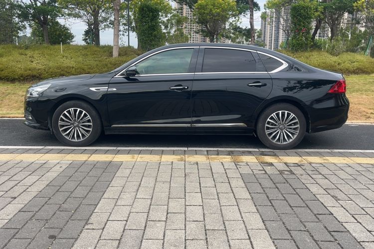 Used GAC Trumpchi GA8 2016 320T Ultimate Edition Exterior 4