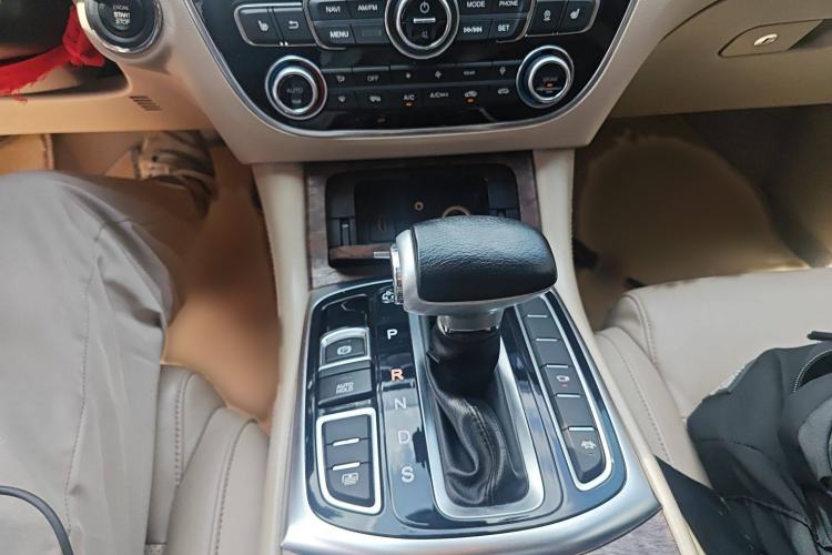 Used GAC Trumpchi GA8 2016 320T Executive Edition Gear Lever