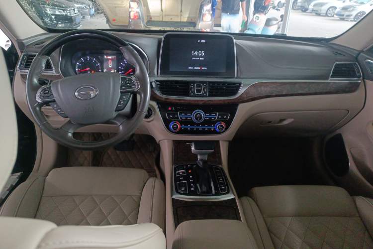 Used GAC Trumpchi GA8 2016 320T Ultimate Edition Interior 2