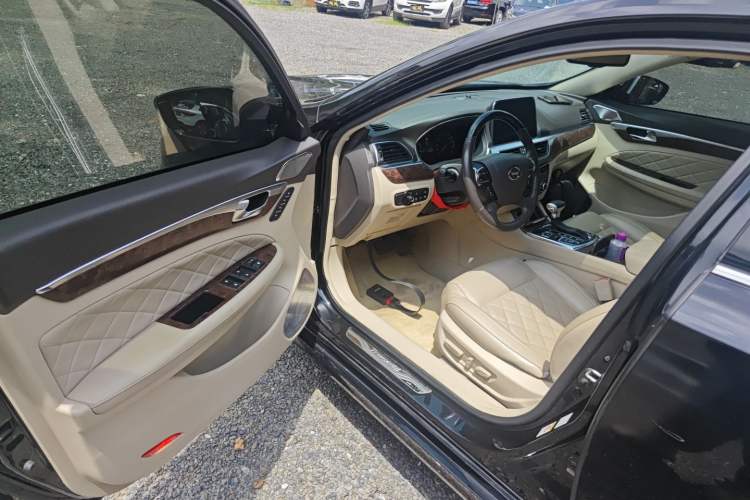 Used GAC Trumpchi GA8 2016 320T Executive Edition Interior 3