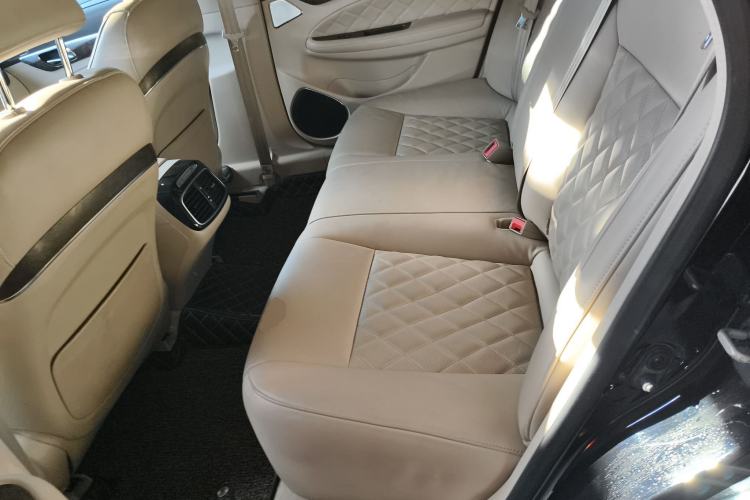Used GAC Trumpchi GA8 2016 320T Executive Edition Interior 4
