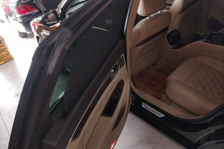 Used GAC Trumpchi GA8 2016 320T Ultimate Edition Interior 8