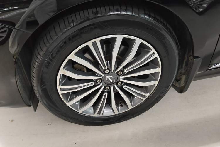 Used GAC Trumpchi GA8 2016 320T Luxury Edition Left Front Wheel Hub