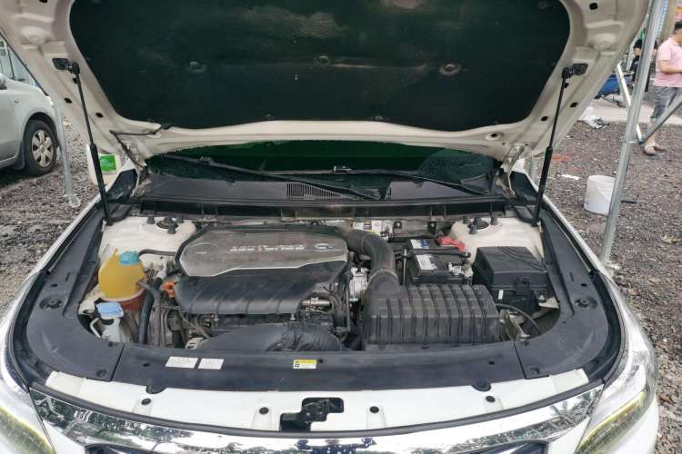Used GAC Trumpchi GA8 2016 320T Luxury Edition Engine Bay