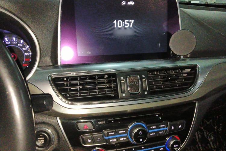 Used GAC Trumpchi GA8 2017 280T Deluxe Edition Audio And AC Panel