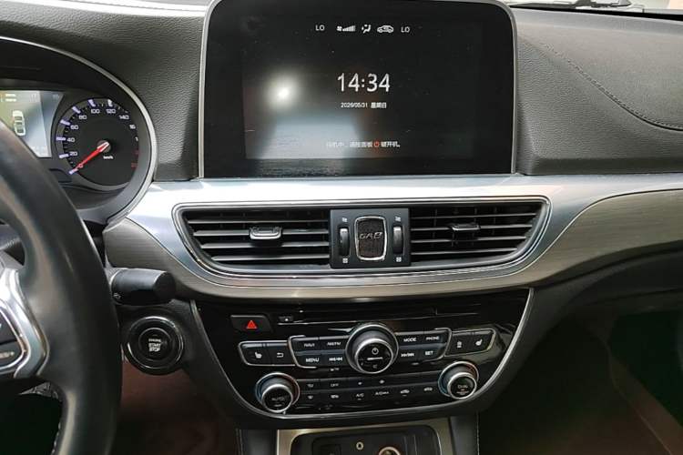 Used GAC Trumpchi GA8 2017 280T Deluxe Edition Audio And AC Panel