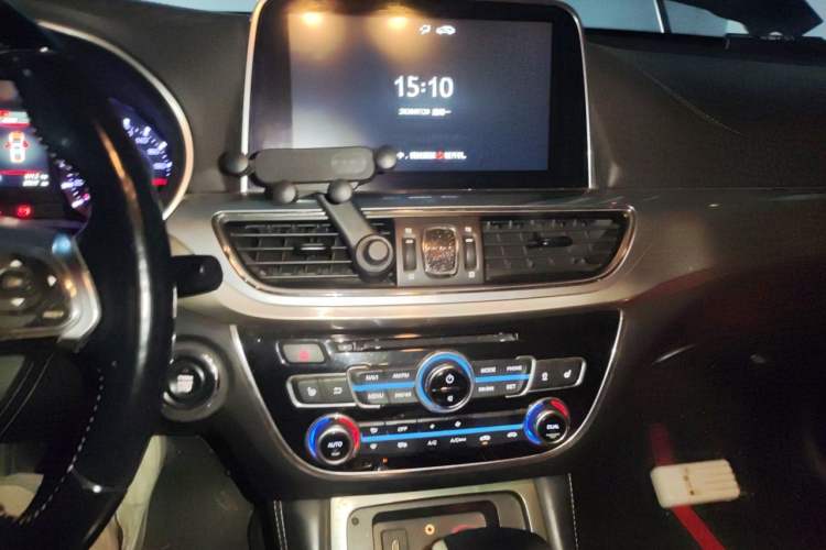 Used GAC Trumpchi GA8 2017 280T Deluxe Edition Audio And AC Panel