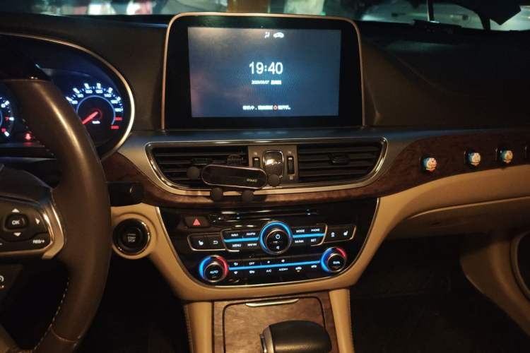 Used GAC Trumpchi GA8 2017 280T Deluxe Edition Audio And AC Panel