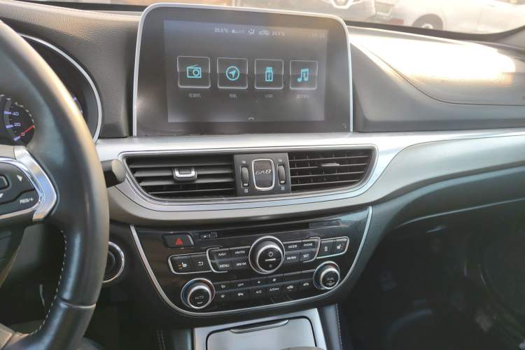 Used GAC Trumpchi GA8 2017 280T Deluxe Edition Audio And AC Panel