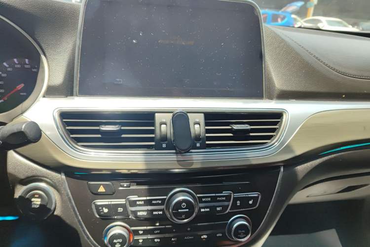 Used GAC Trumpchi GA8 2017 280T Deluxe Edition Audio And AC Panel