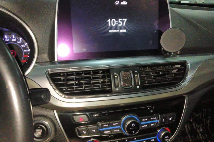 Used GAC Trumpchi GA8 2017 280T Deluxe Edition Audio And AC Panel