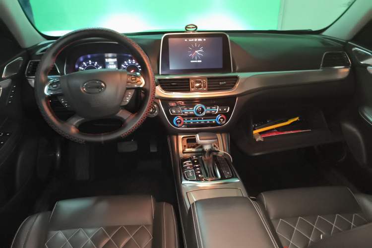 Used GAC Trumpchi GA8 2017 280T Deluxe Edition Center Console
