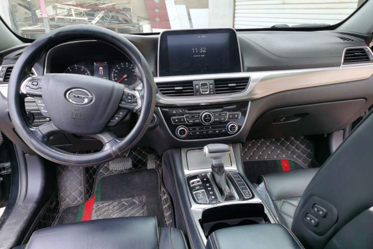 Used GAC Trumpchi GA8 2017 280T Deluxe Edition Center Console