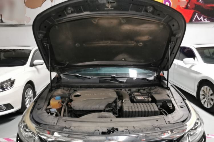 Used GAC Trumpchi GA8 2017 280T Deluxe Edition Engine Bay