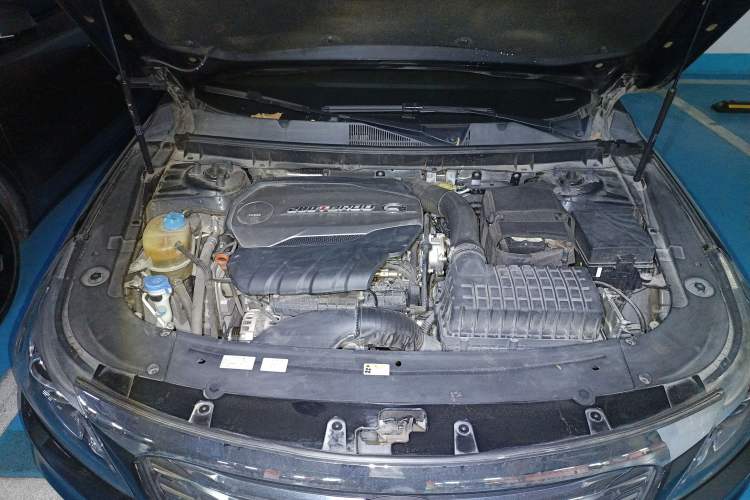 Used GAC Trumpchi GA8 2017 280T Deluxe Edition Engine Bay