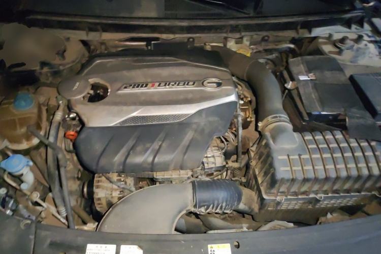 Used GAC Trumpchi GA8 2017 280T Deluxe Edition Engine Bay