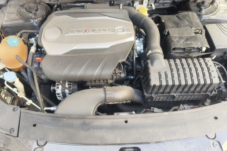 Used GAC Trumpchi GA8 2017 320T Luxury Edition Engine Bay
