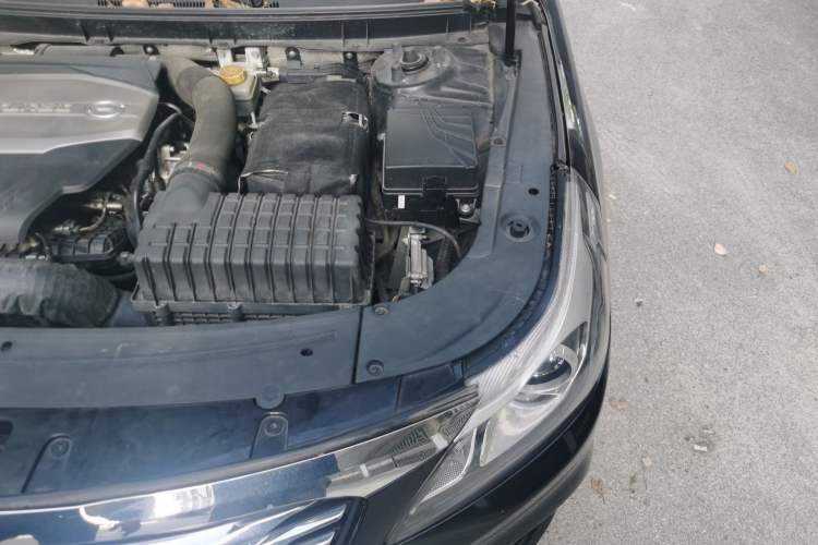 Used GAC Trumpchi GA8 2017 280T Deluxe Edition Engine Bay Left