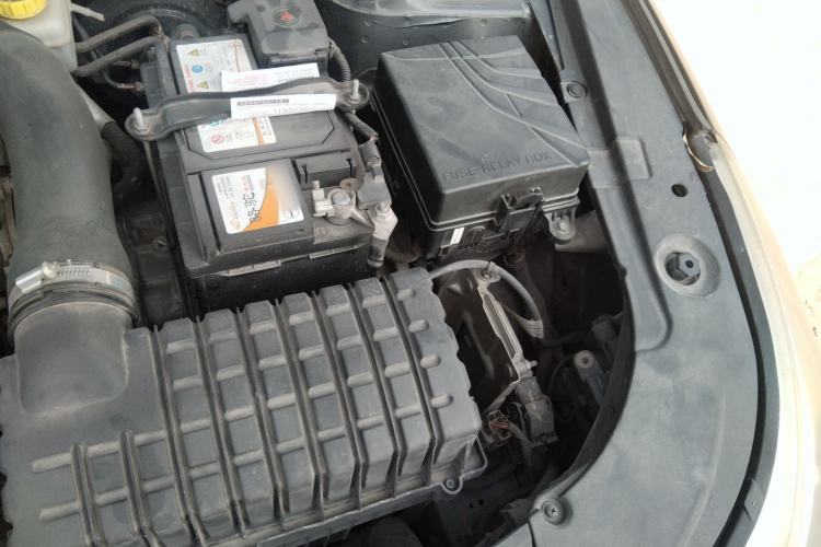 Used GAC Trumpchi GA8 2017 280T Deluxe Edition Engine Bay Left
