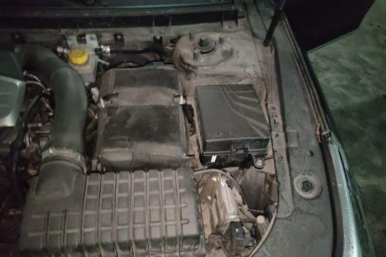 Used GAC Trumpchi GA8 2017 280T Deluxe Edition Engine Bay Left