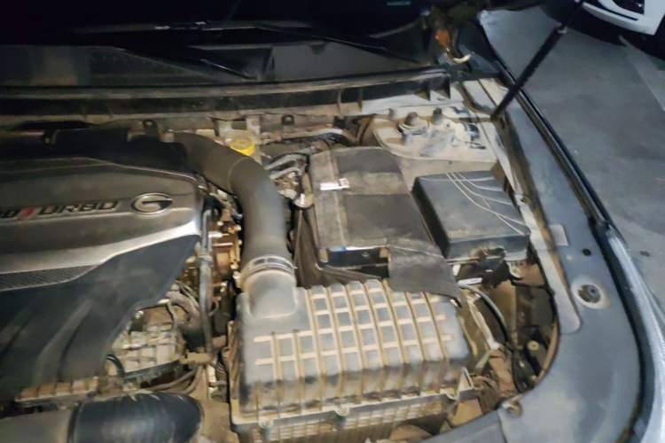 Used GAC Trumpchi GA8 2017 280T Deluxe Edition Engine Bay Left