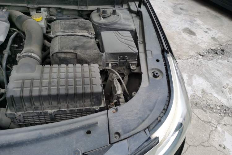 Used GAC Trumpchi GA8 2017 280T Deluxe Edition Engine Bay Left