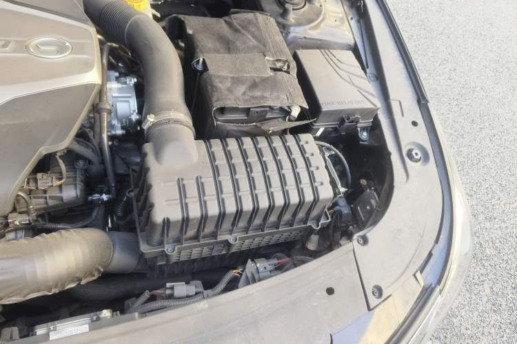 Used GAC Trumpchi GA8 2017 320T Luxury Edition Engine Bay Left