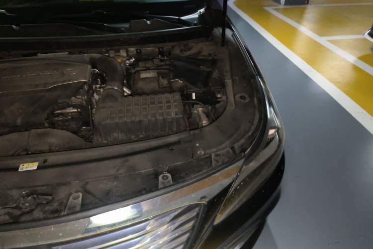 Used GAC Trumpchi GA8 2017 320T Luxury Edition Engine Bay Left