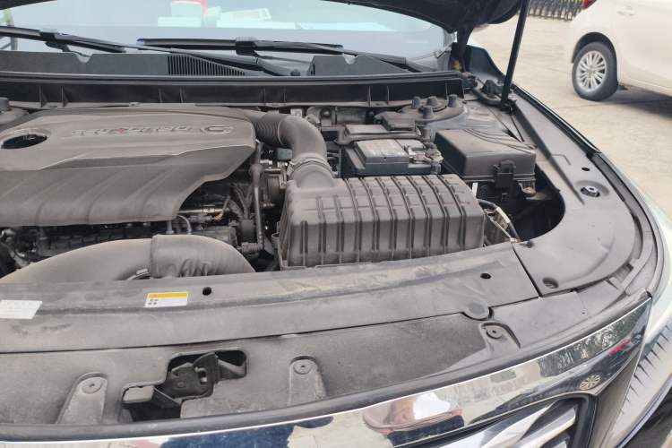 Used GAC Trumpchi GA8 2017 320T Smart Edition Engine Bay Left