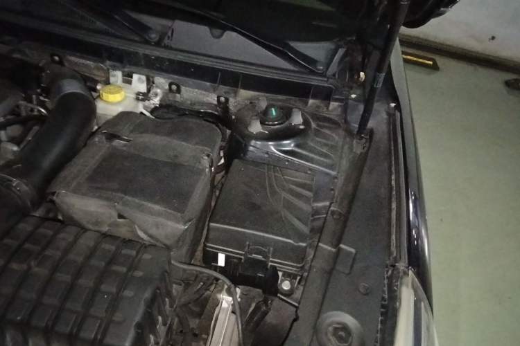 Used GAC Trumpchi GA8 2017 280T Deluxe Edition Engine Bay Left