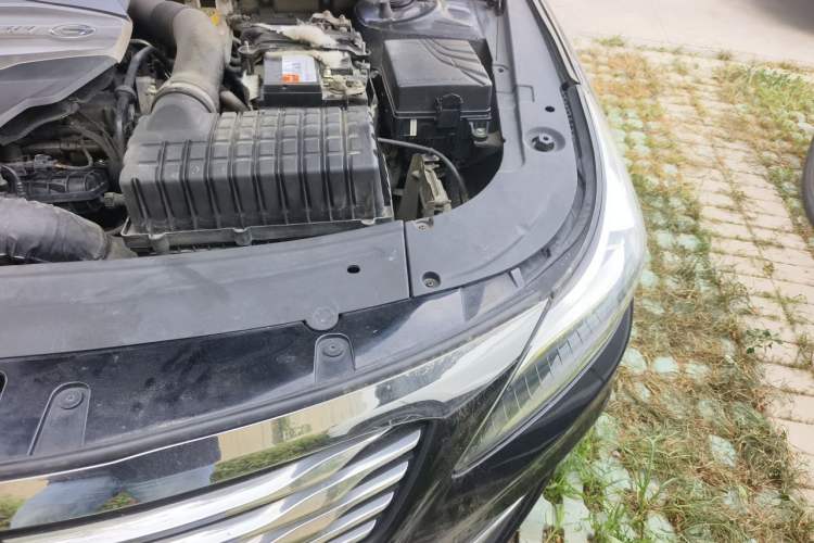 Used GAC Trumpchi GA8 2017 320T Luxury Edition Engine Bay Left